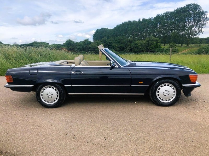 Rapid Classics: Eine Suche. Alle Oldtimer. 7 » Rapid Classics: Eine Suche. Alle Oldtimer. Mercedes SL300 (R107) +hardtop