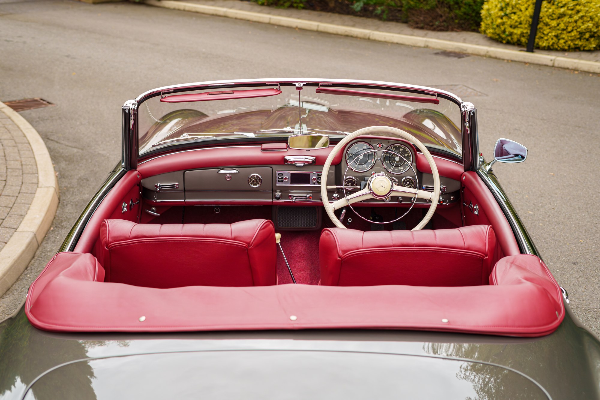 1960 Mercedes-Benz 190SL RHD *Full Hemmels Build*, foto 3