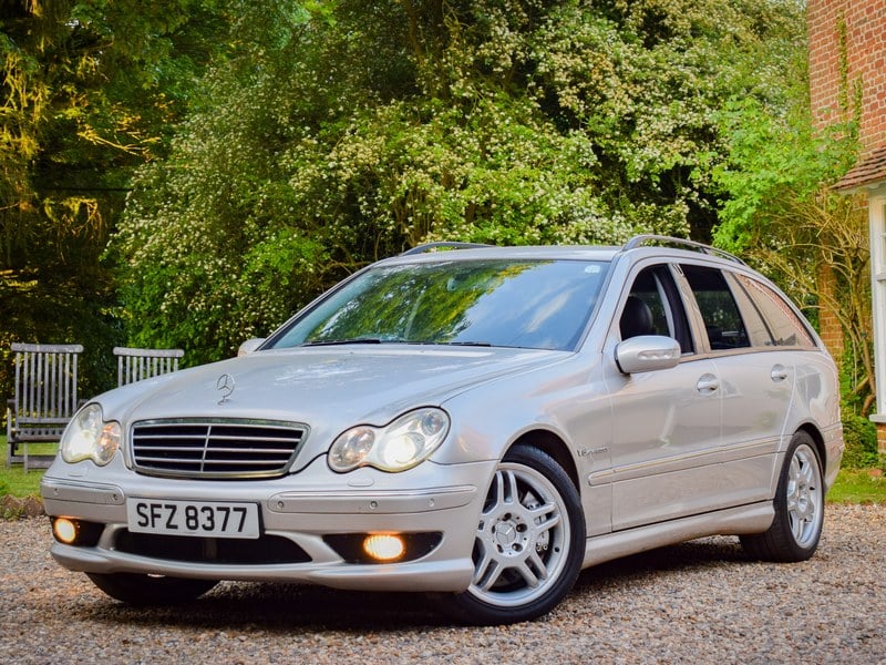 Rapid Classics: Eine Suche. Alle Oldtimer. 23 » Rapid Classics: Eine Suche. Alle Oldtimer. 2003 Mercedes C Class C32 AMG