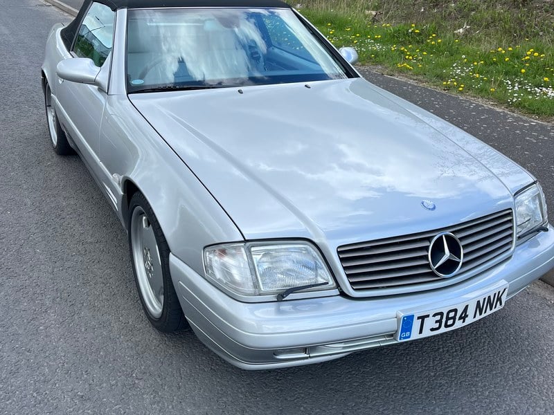 Rapid Classics: Eine Suche. Alle Oldtimer. 22 » Rapid Classics: Eine Suche. Alle Oldtimer. 1999 Mercedes SL Class R129 SL320