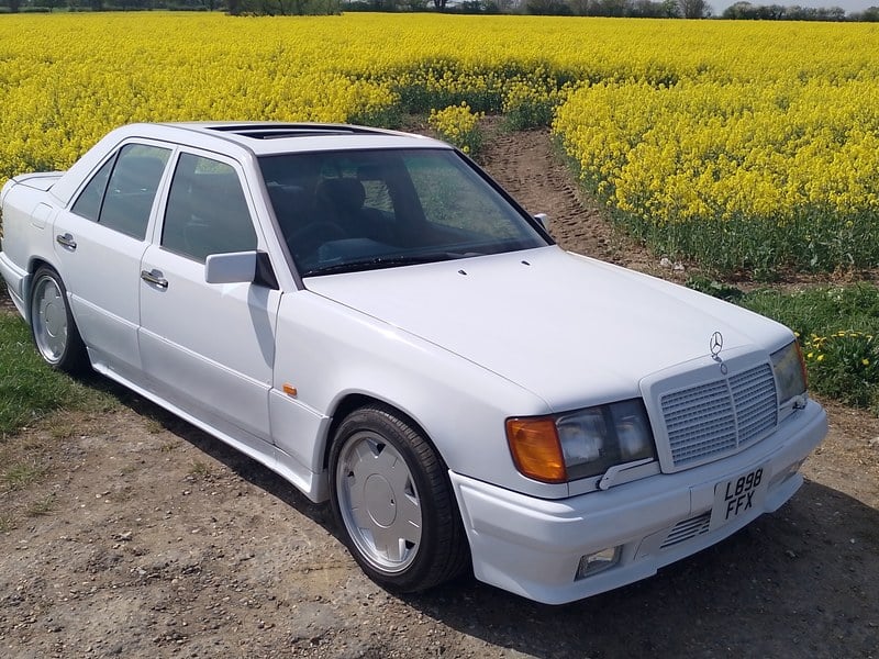 Rapid Classics: Eine Suche. Alle Oldtimer. 23 » Rapid Classics: Eine Suche. Alle Oldtimer. 1993 Mercedes 300 W124 300 CE