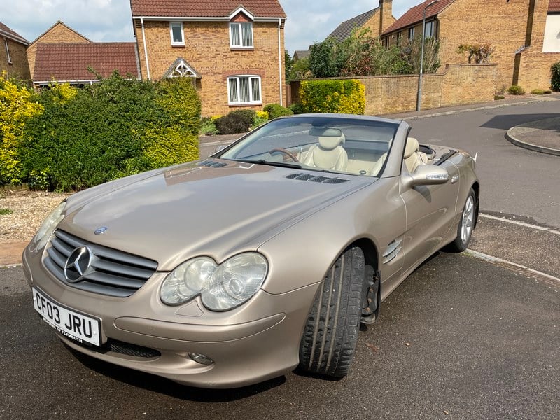 Rapid Classics: Eine Suche. Alle Oldtimer. 26 » Rapid Classics: Eine Suche. Alle Oldtimer. 2003 Mercedes SL Class R230 SL500