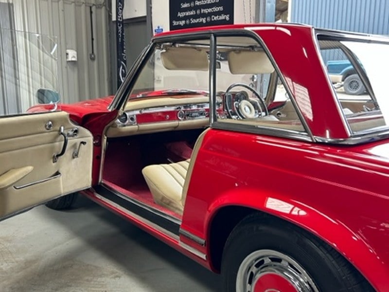 1967 Mercedes-Benz 250 SL (W113) ‘Pagoda’