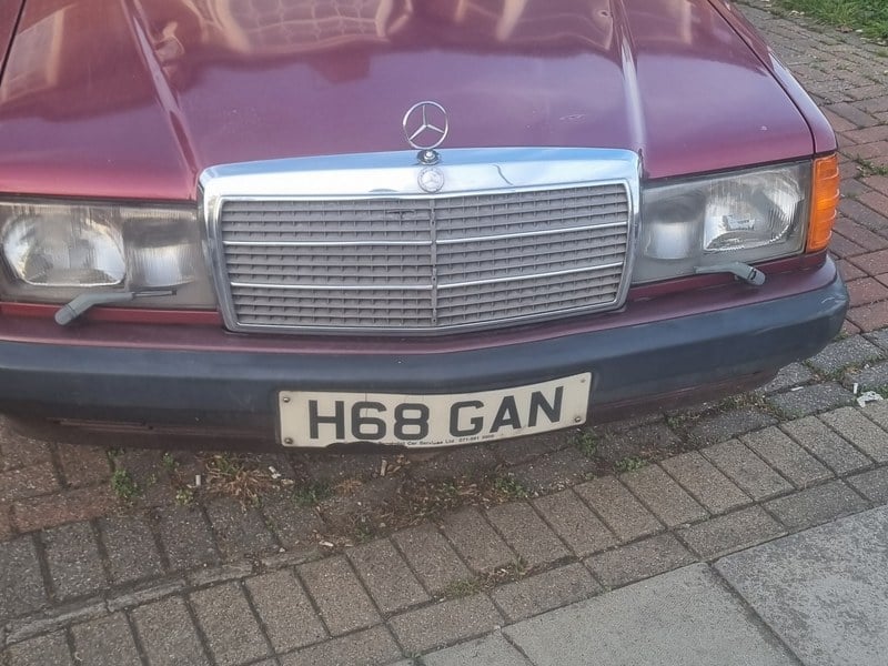 Rapid Classics: Eine Suche. Alle Oldtimer. 9 » Rapid Classics: Eine Suche. Alle Oldtimer. 1990 Mercedes 190 E W201 2.6 (Open to offers)