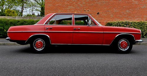 1972 Mercedes 220 W115 220