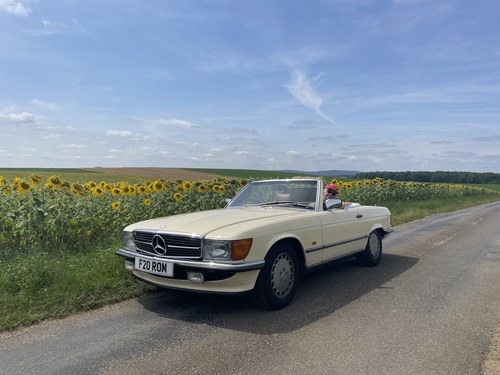 1988 Mercedes SL Class R107 300 SL