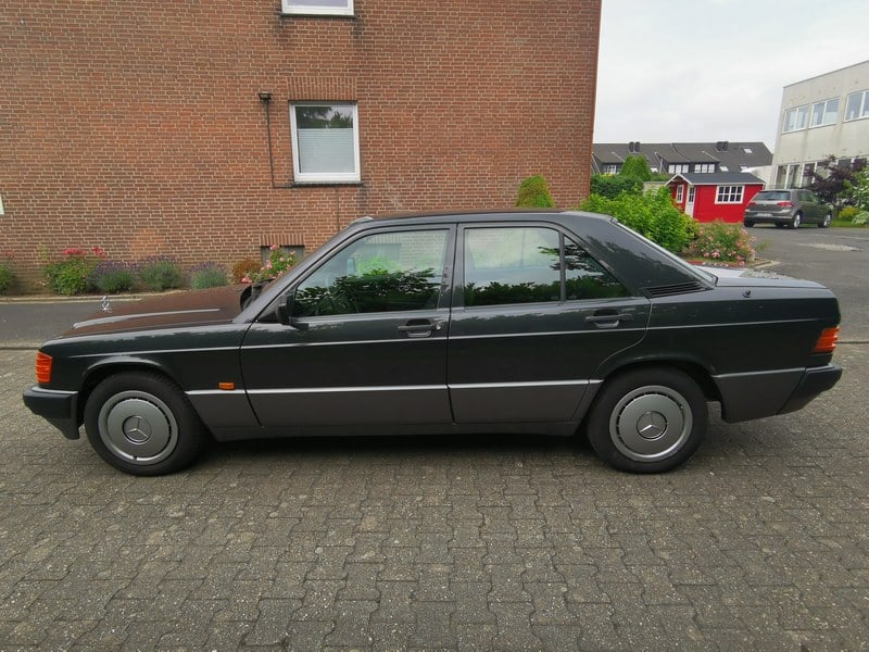 1993 Mercedes 190 E - 2 1993 Mercedes 190 E - 2