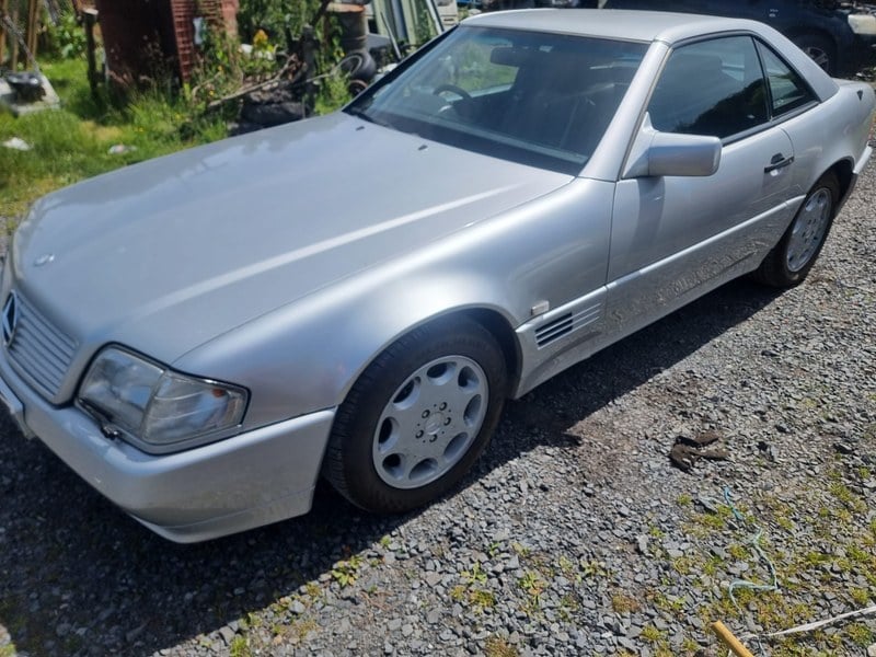 Mercedes SL Class 300 SL R129 kaufen bei Car & Classic