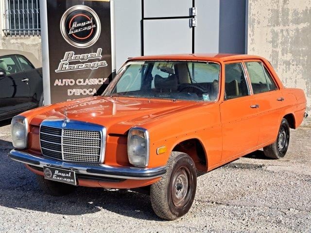 1975 Mercedes 200 - 1 1975 Mercedes 200 - 1