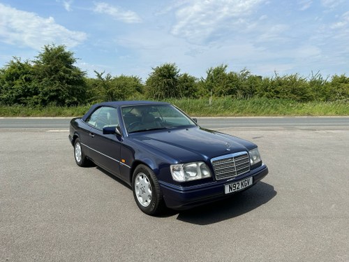 1996 Mercedes E Class A124 E220