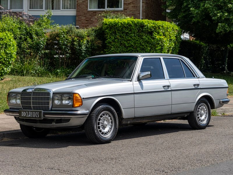 Mercedes-Benz 280E (RHD)