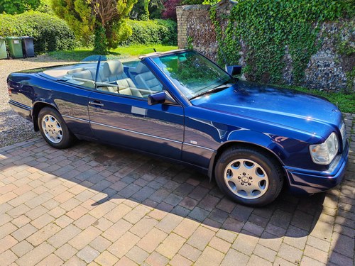 1997 Mercedes E Class A124 E220