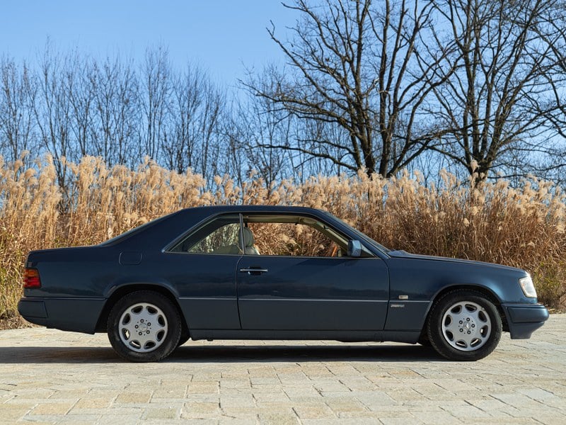 1992 MERCEDES-BENZ CE 200