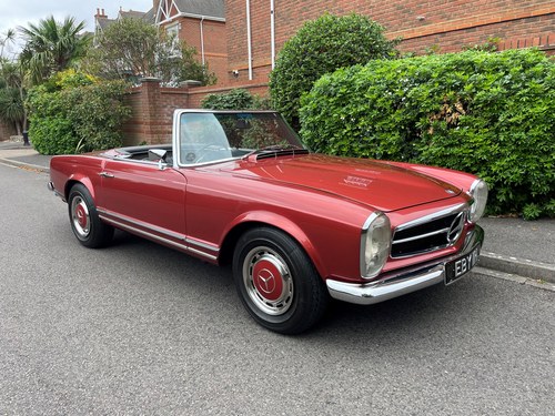 Mercedes-Benz 280SL 1970 RHD SOLD