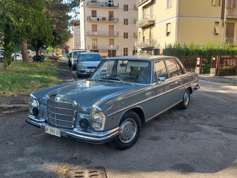 1968 Mercedes 280 - 1 1968 Mercedes 280 - 1