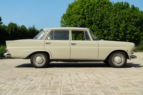 1966 MERCEDES-BENZ 200 CODINE En Venta