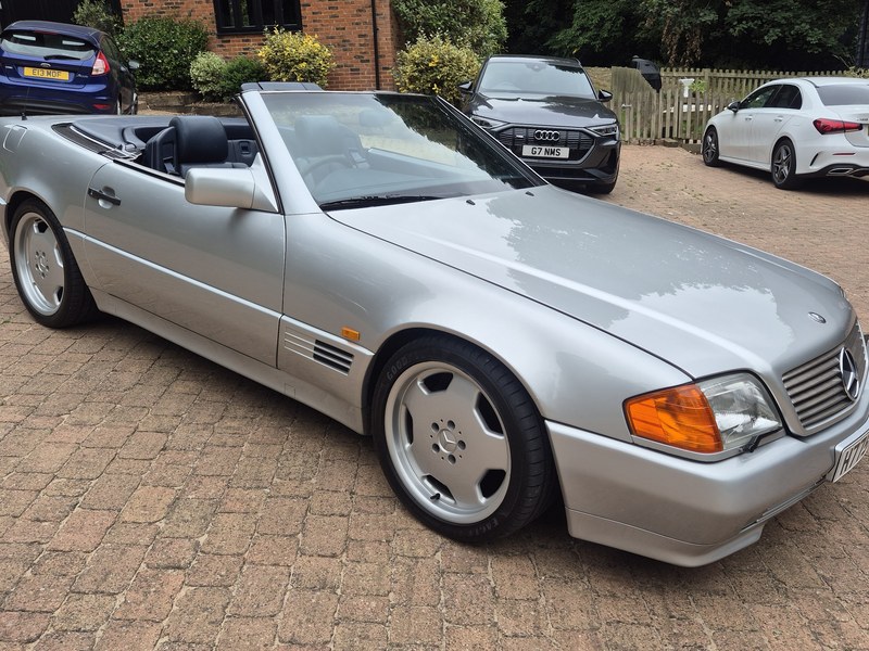 Mercedes SL Class 500 SL R129 kaufen bei Car & Classic