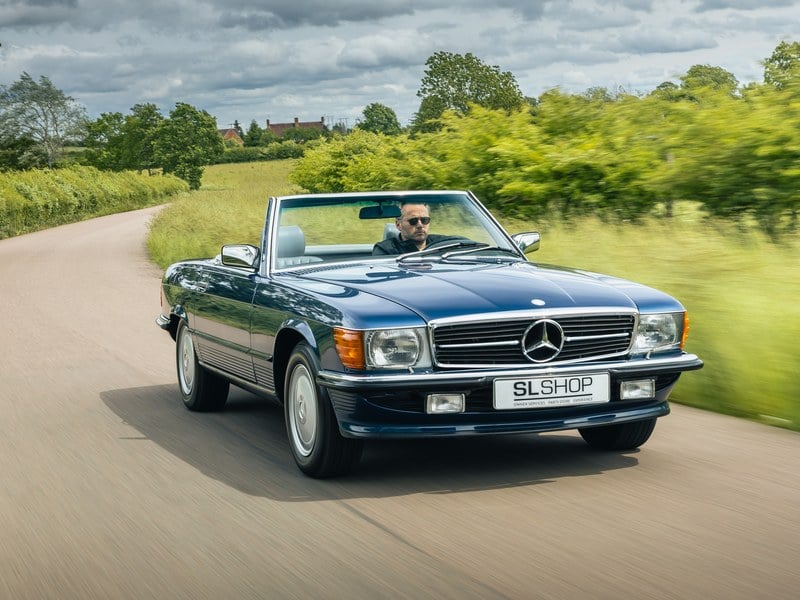 1989 Mercedes-Benz R107 560SL Nautical Blue (929) with Grey