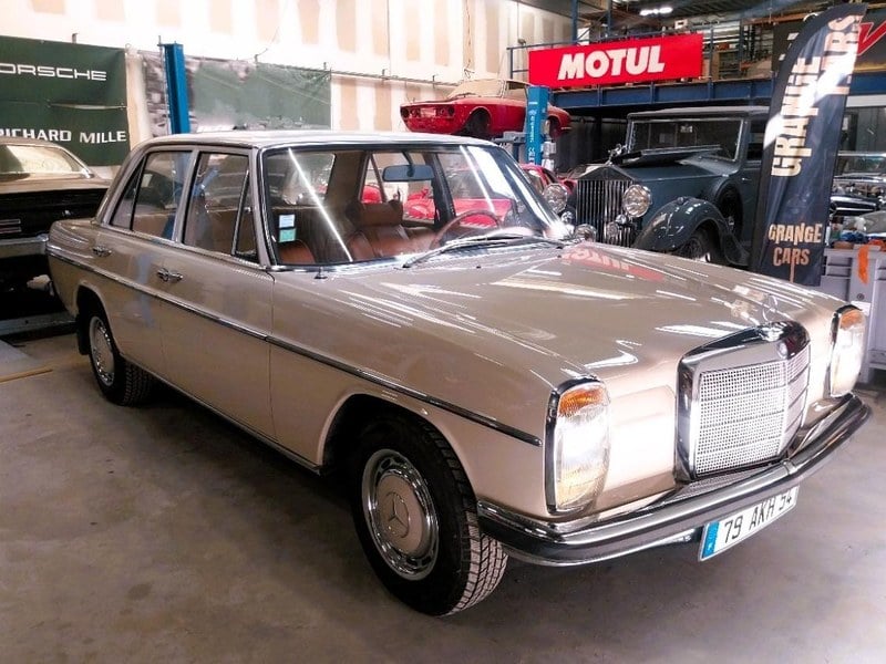 1969 MERCEDES 220