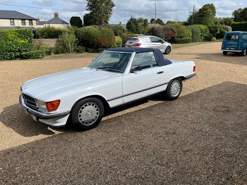 1988 Mercedes SL Class R107 300 SL