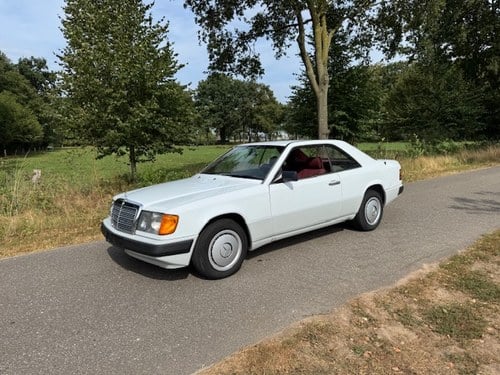 1988 Mercedes-Benz W124 230 CE Automatic