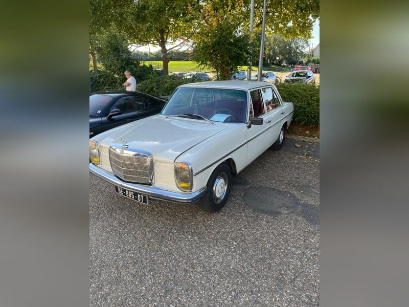 1969 Mercedes 220 220 W115