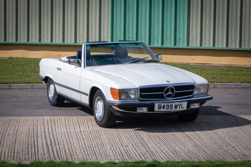 1984 Mercedes R107 280SL 5-Speed - Only 66k, White/Navy For Sale