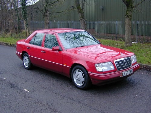 1994 Mercedes Benz W124 e200 Auto Saloon ONLY 28k!! (RHD UK CAR) Te koop