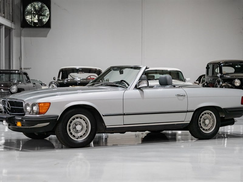 1982 MERCEDES-BENZ 380 SL ROADSTER (ONLY 17,766 MILES)