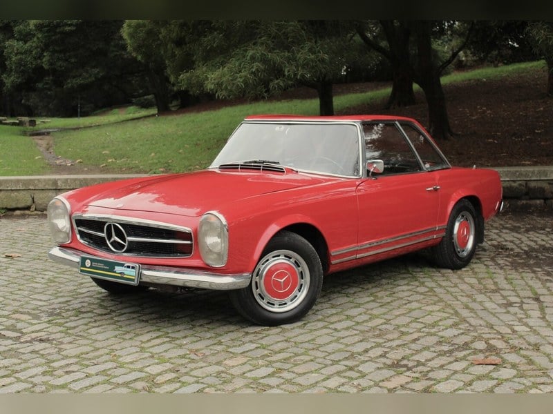 1965 Mercedes SL Class W113 230 SL Pagoda