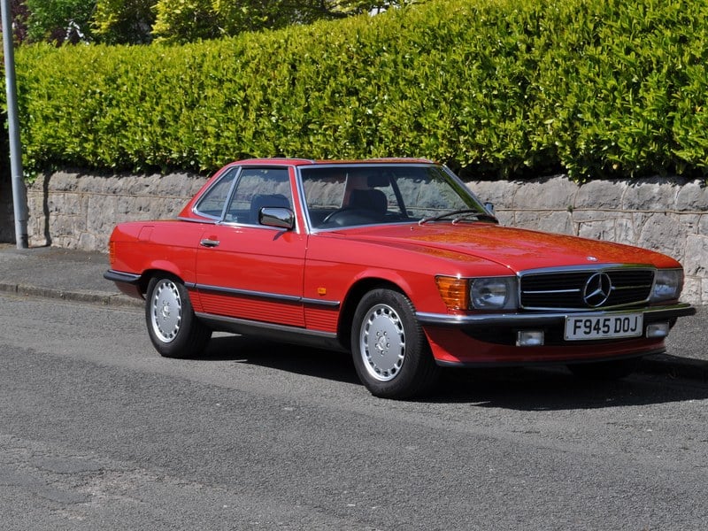 Mercedes SL Class 300 SL R107 kaufen bei Car & Classic