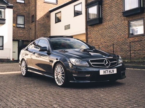 2013 Mercedes C Class C63 AMG (Performance pack plus)