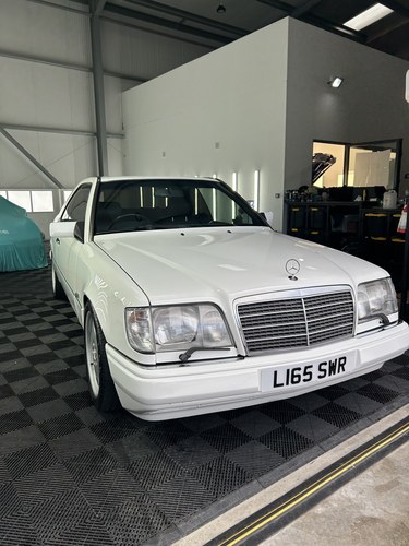 Mercedes W124 320 ce