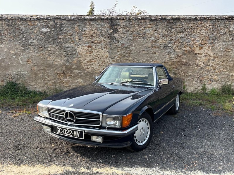 Mercedes SL Class 300 SL R107 kaufen bei Car & Classic
