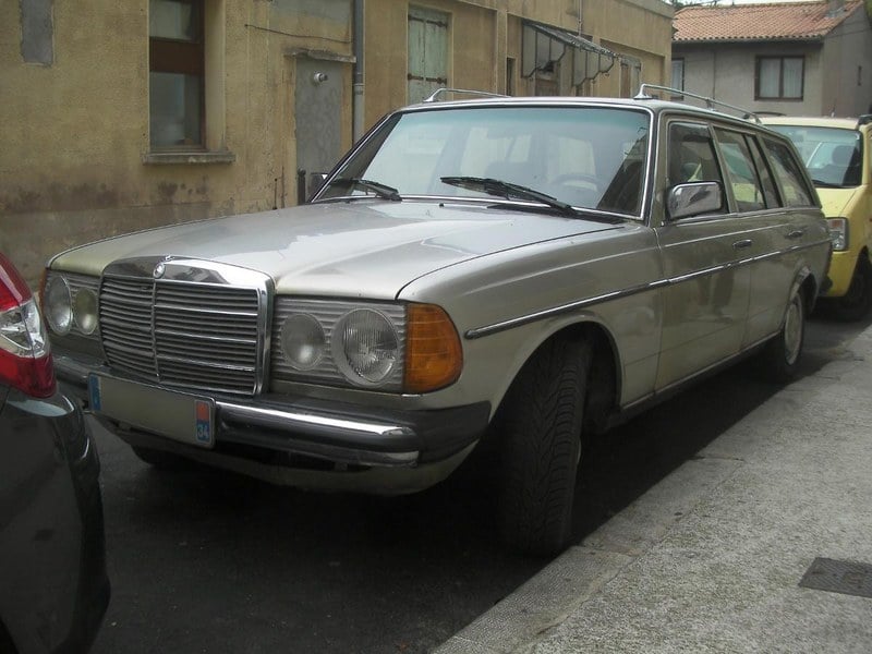 1982 MERCEDES 240 D BREAK
