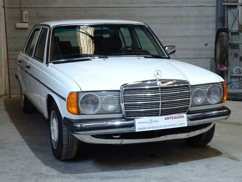 MERCEDES BENZ 240 D W123 - 1980