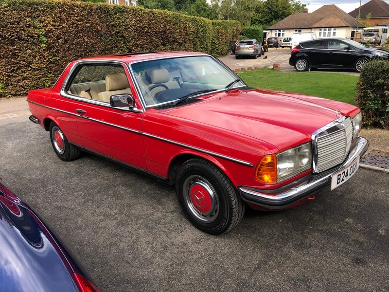 1985 Mercedes W123, 230 CE