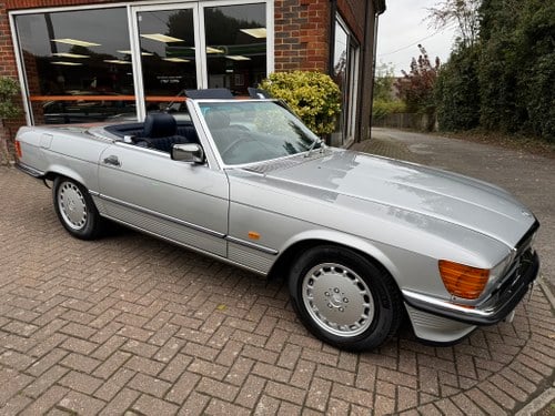 1987 MERCEDES-BENZ 300SL AUTO (1 owner & just 9,900 miles) A vendre