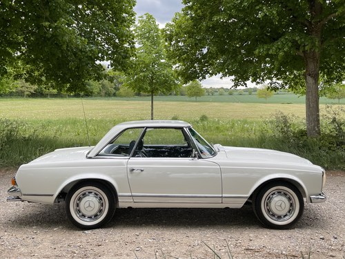 1965 Mercedes SL Class W113 230 SL Pagoda