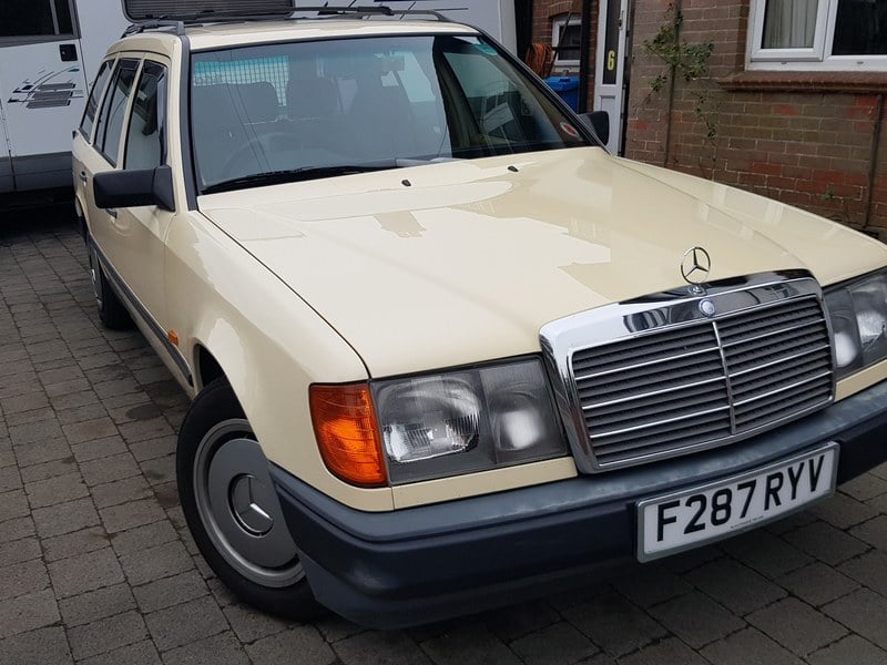 1989 Mercedes W124 230TE Automatic Estate RHD