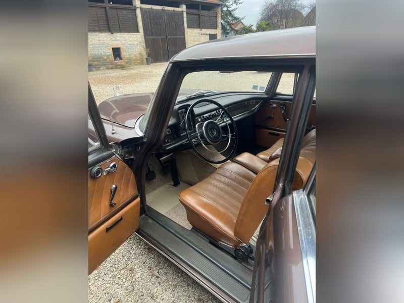 1965 MERCEDES 220 SEB W111