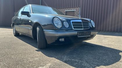 Mercedes E Class W210