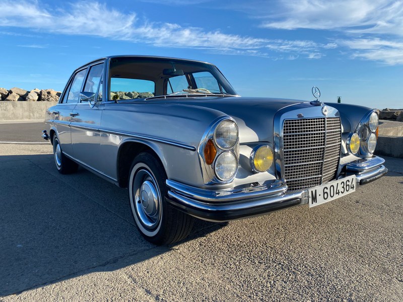 1966 Mercedes 250 - 2 1966 Mercedes 250 - 2