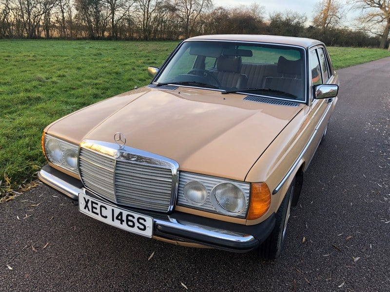 1977 Mercedes W123 200 D