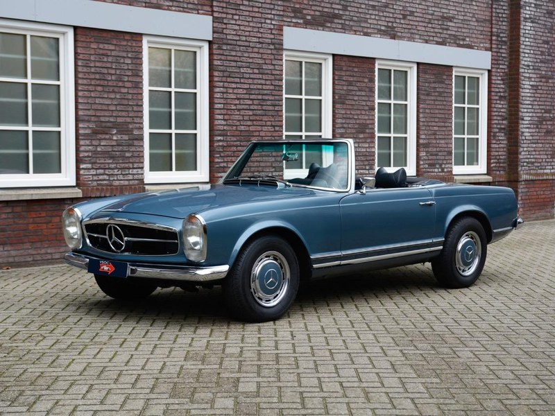 1971 Mercedes SL Class 280 SL Pagoda W113