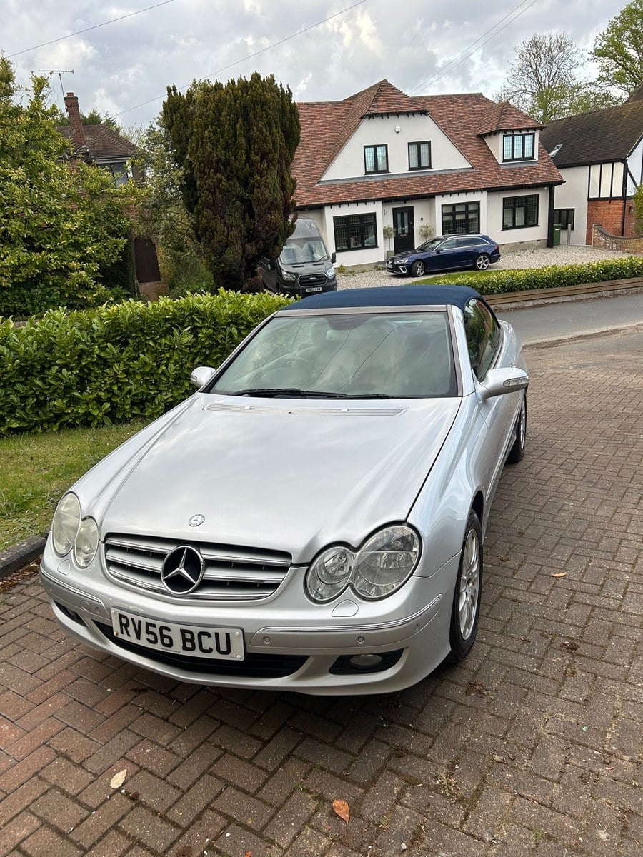 2006 Mercedes CLK Class Prateado Automático, 5 velocidades Volante à ...