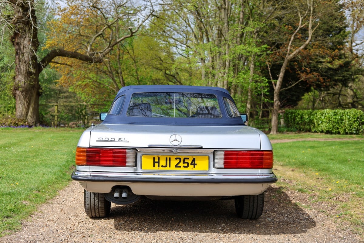 1986 Mercedes SL Class Prateado Automático, 5 velocidades Volante à ...