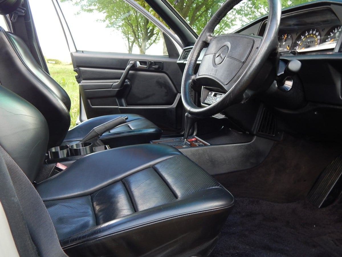 1990 Mercedes 190 Prateado Manual, 4 velocidades Volante à direita em ...