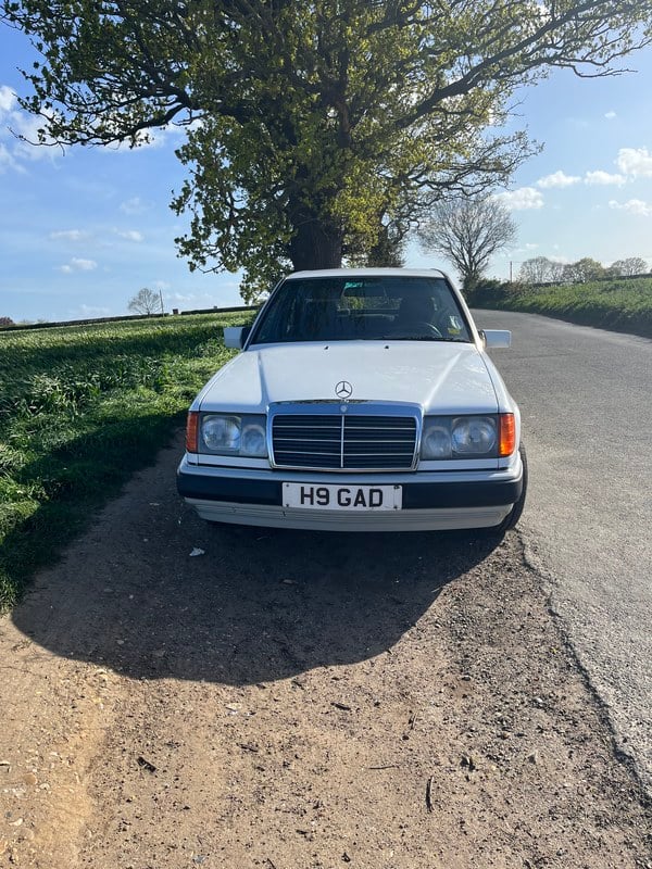 1988 Mercedes 300 - 2 1988 Mercedes 300 - 2