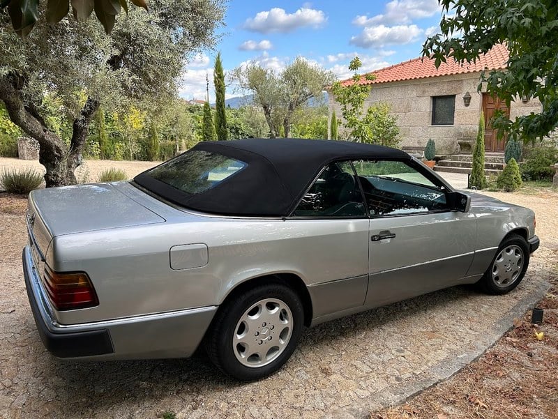 1993 Mercedes 300 - 2 1993 Mercedes 300 - 2